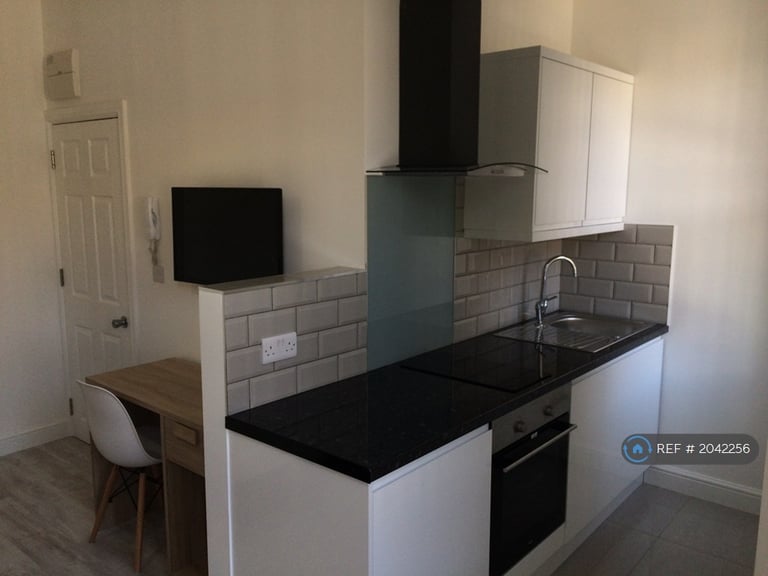 Studio flat in Coundon Road, Coventry, CV1 (#2042256)