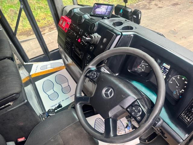 2019 69 Mercedes Econic 3235 E6 8x4 rear steer steel tipper epsilon crane & grab