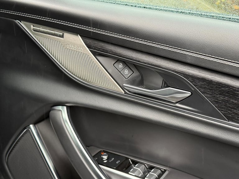 2023 Jaguar XF 2.0 P250i R-Dynamic HSE Black Saloon 4dr Petrol Auto Euro 6 (s/s) (250 ps) Petrol ...