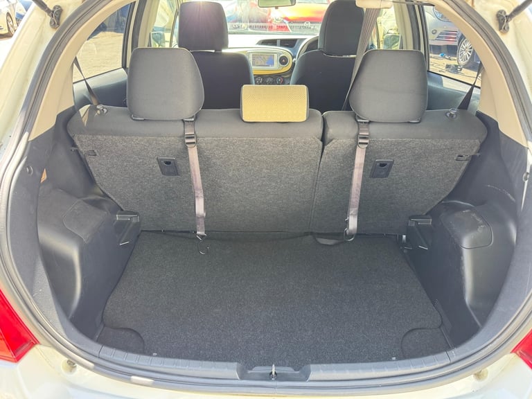 2012 Toyota Vitz YARIS 1.3 5DR AUTO Hatchback Petrol Automatic