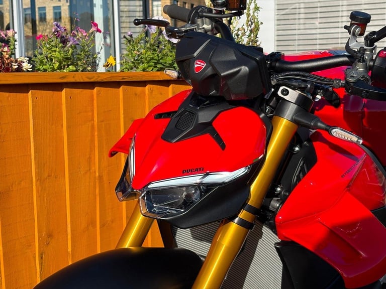 DUCATI STREETFIGHTER V4 S