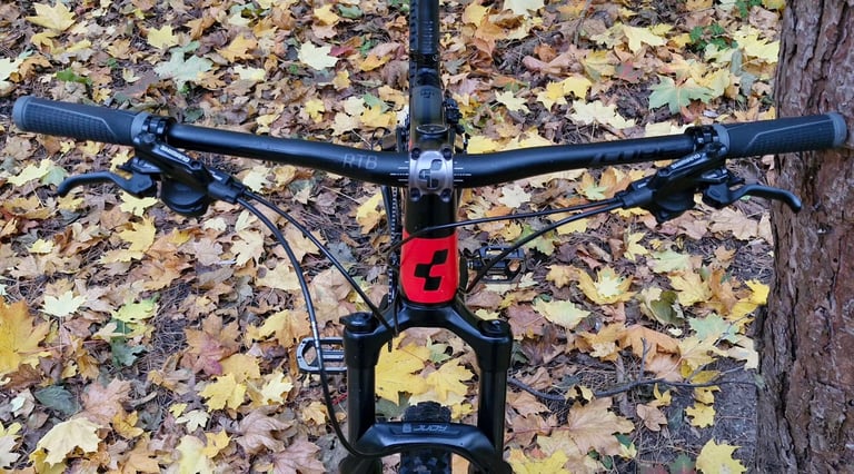 BRAND NEW CUBE STING 29ER FULL SUSPENSION💥 SIZE MEDIUM ORIGINALLY PURCHASED FOR £1400 