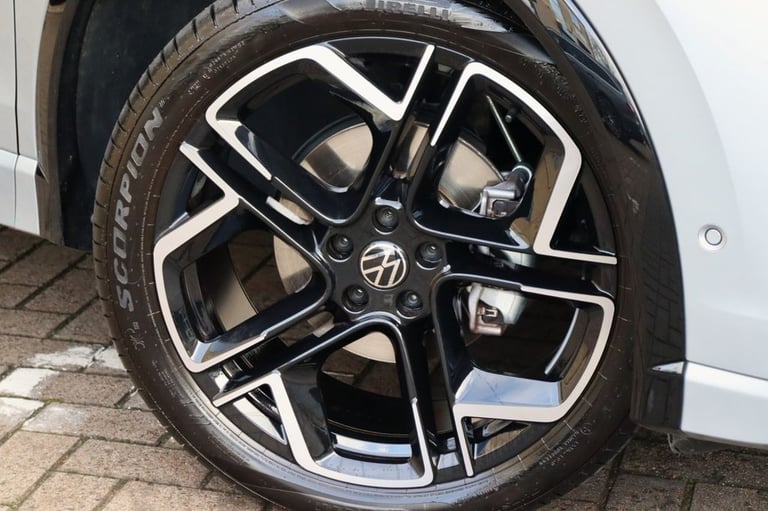 2025 Volkswagen Tiguan 1.5 ETSI R-LINE DSG Estate PETROL Automatic