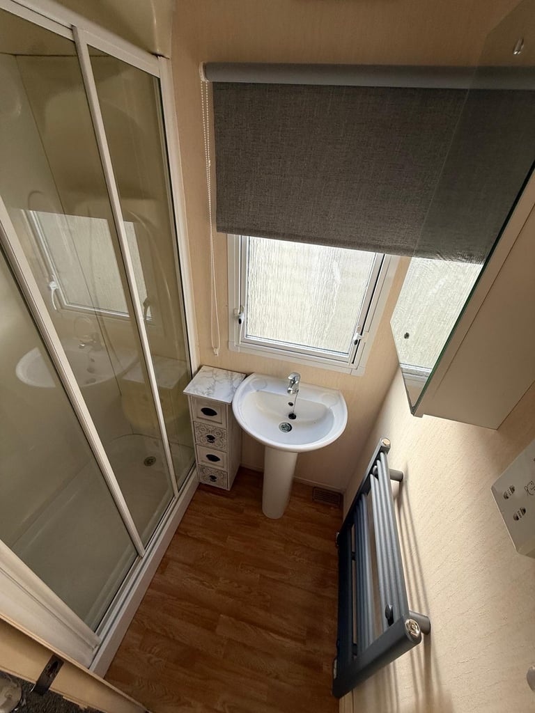 CHEAP CARAVAN FOR SALE OFF SITE 32FT X 12FT X 2 BEDROOMS / PRIVATE LAND