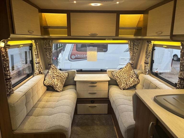 2019 VENUS 570-4, LIGHT WEIGHT FIXED BED, ONE OWNER, MOVER, ............NOW SOLD