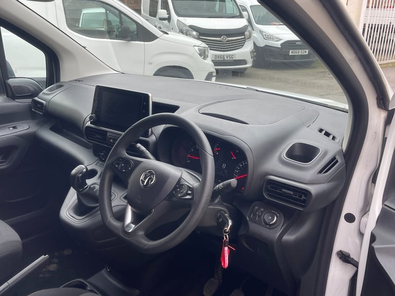 2020 Vauxhall Combo 2300 1.5 Turbo D 100ps H1 Sportive Van PANEL VAN Diesel Manual