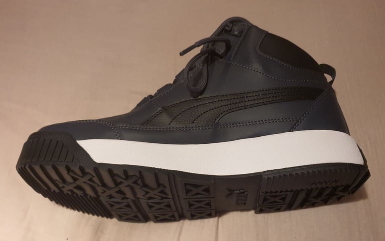Puma Men's Boots Size 9 Mint Condition (Rarely Available) Navy Upper/Black Sole/White Mid Sole