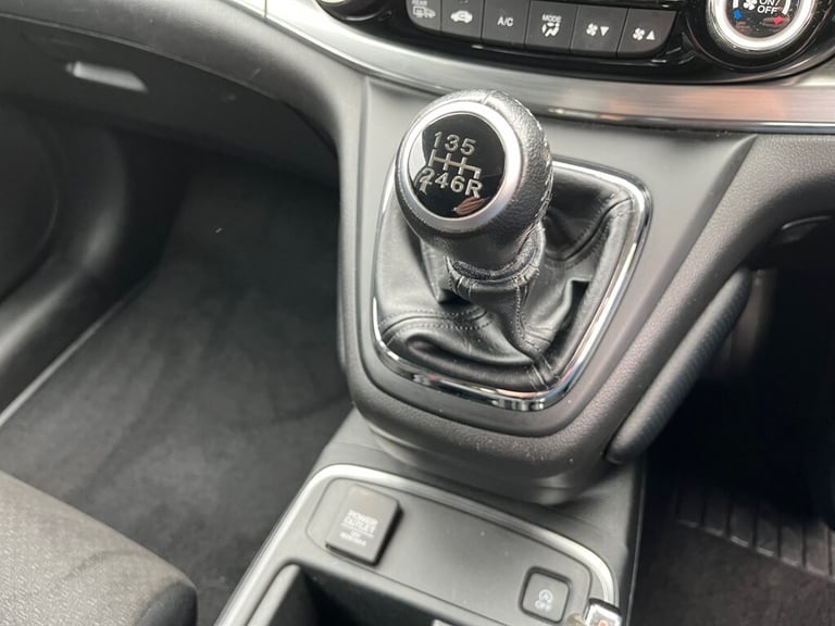 2016 Honda CR-V I-VTEC SE PLUS NAVI Estate Petrol Manual
