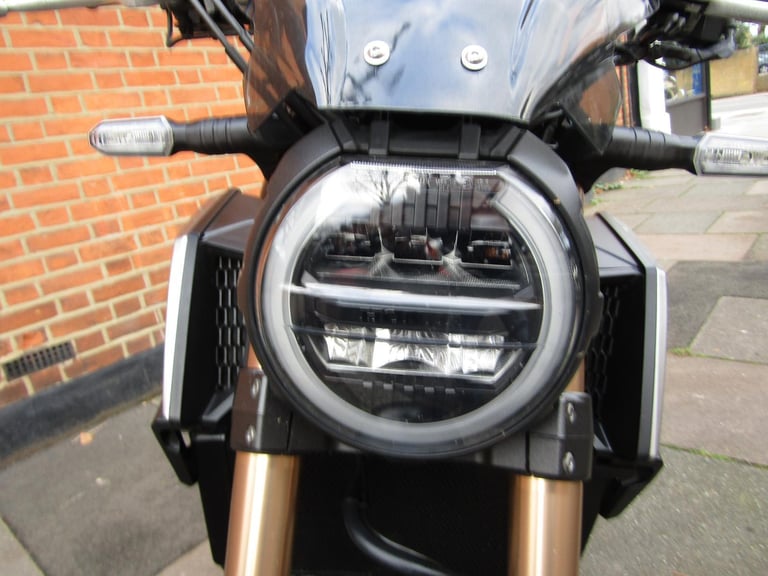 HONDA CB 650 R FANTASTIC CONDITION , FULL HONDA HISTORY, GB RACING COVERS, 2021