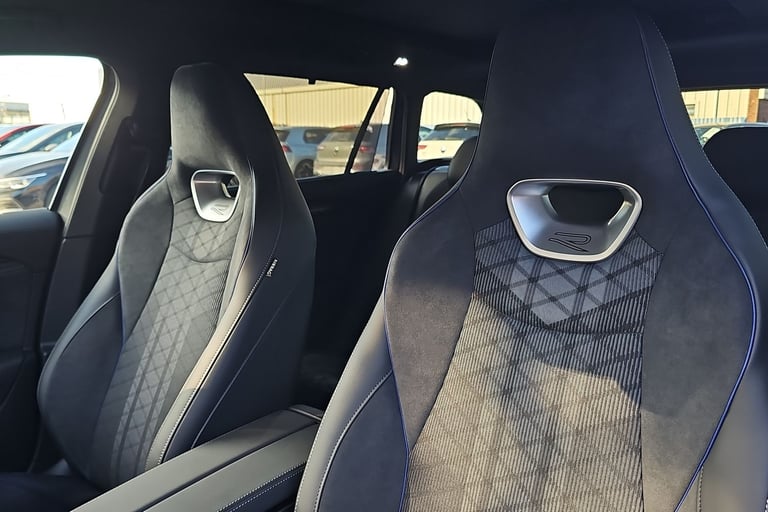 2025 Volkswagen Passat 1.5 TSI eHybrid Black Edition 5dr DSG ESTATE PETROL/ELECTRIC Automatic