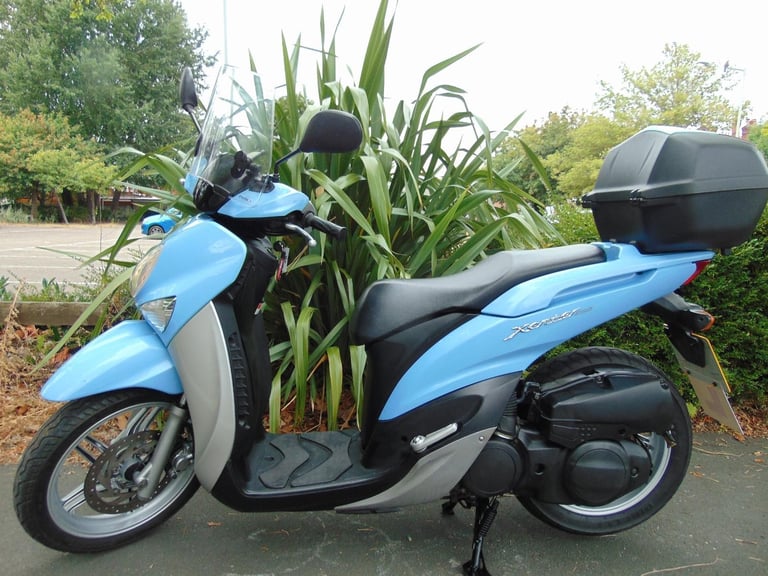 image for Yamaha HW125 XENTER Automatic big wheel urban scooter nippy large ideal learner 