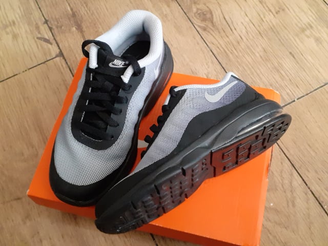 Nike invigor cheap grey orange