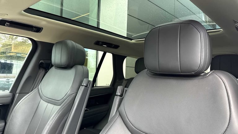  Land Rover Range Rover 3.0 D300 SE 4dr Auto SUV Diesel Automatic