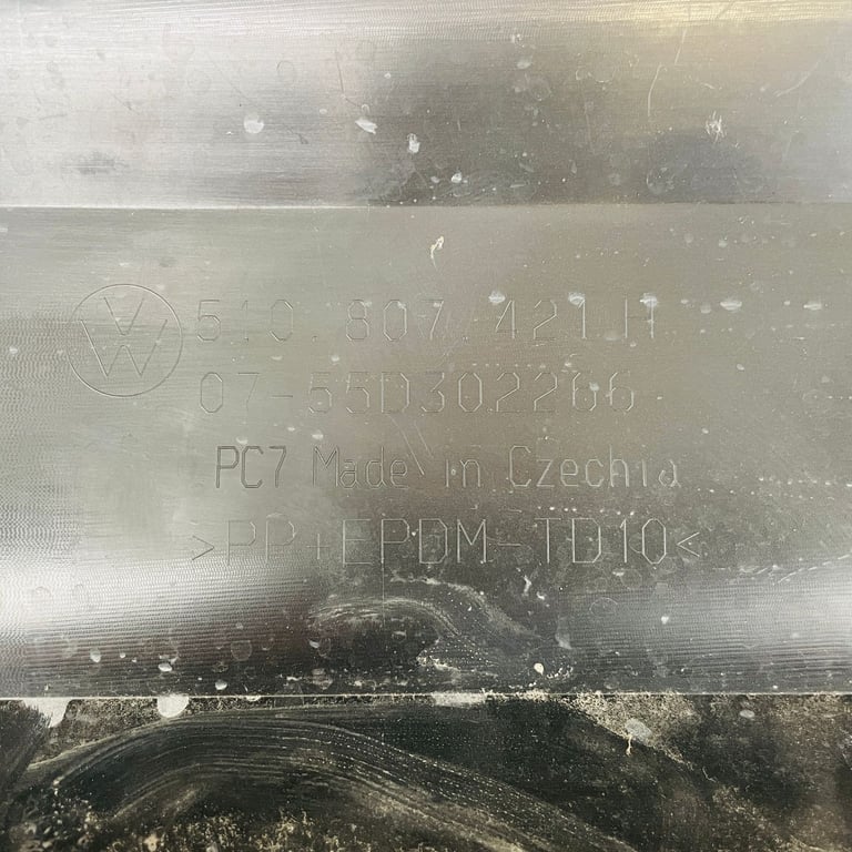 VW Golf Sv Sportsvan Rear Bumper Genuine Red -no Reapairs - 2017 - 2021 [ak40]