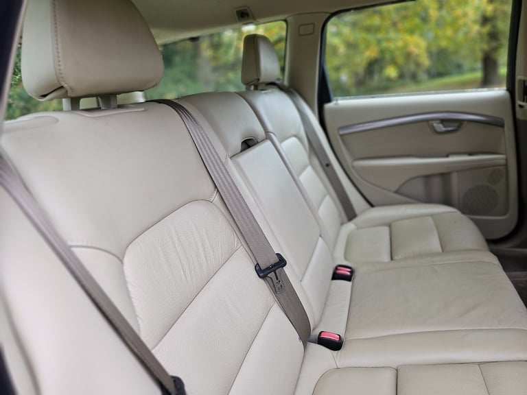 2013 Volvo V70 D2 [115] SE 5dr Powershift ESTATE Diesel Automatic