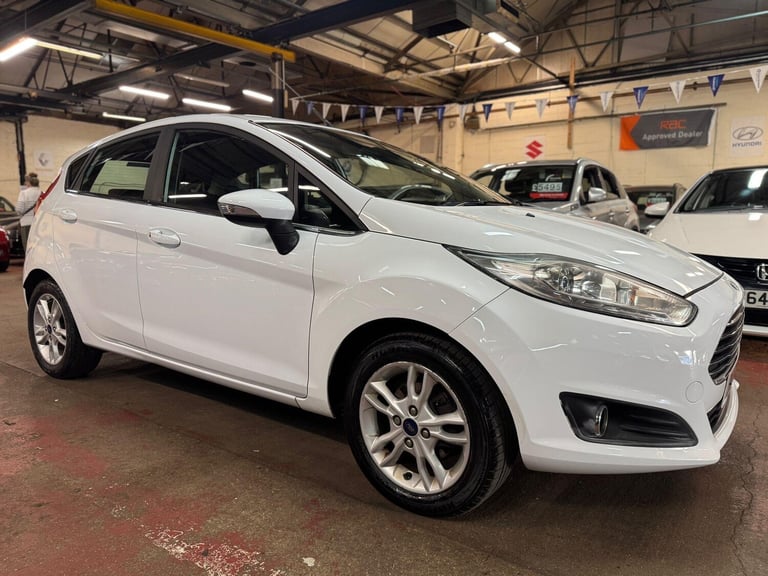 2015 Ford Fiesta 1.25 Zetec Euro 6 5dr HATCHBACK Petrol Manual