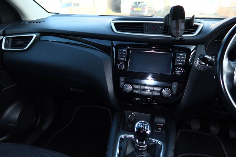 Nissan QASHQAI 2016, Hatchback, Petrol, Manual, 5 doors