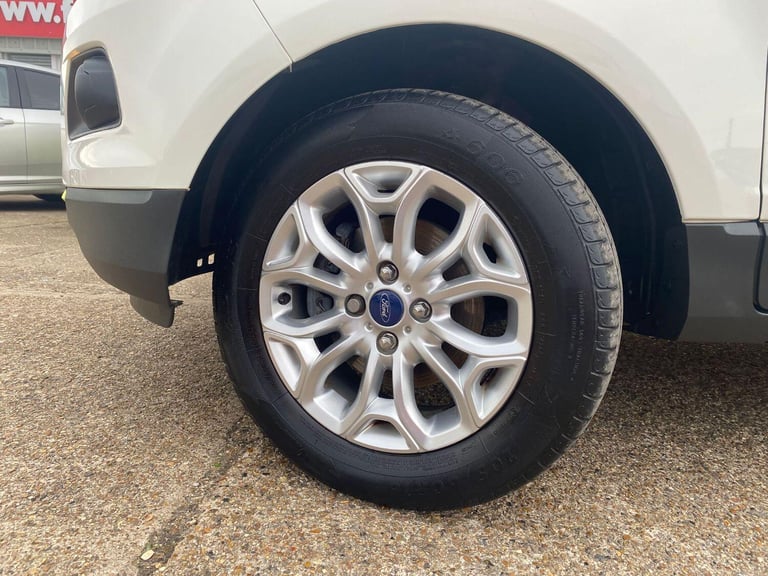 FORD ECOSPORT 1.5 ZETEC PETROL LOW MILEAGE LOVELY CONDITION NEW CAMBELT KIT