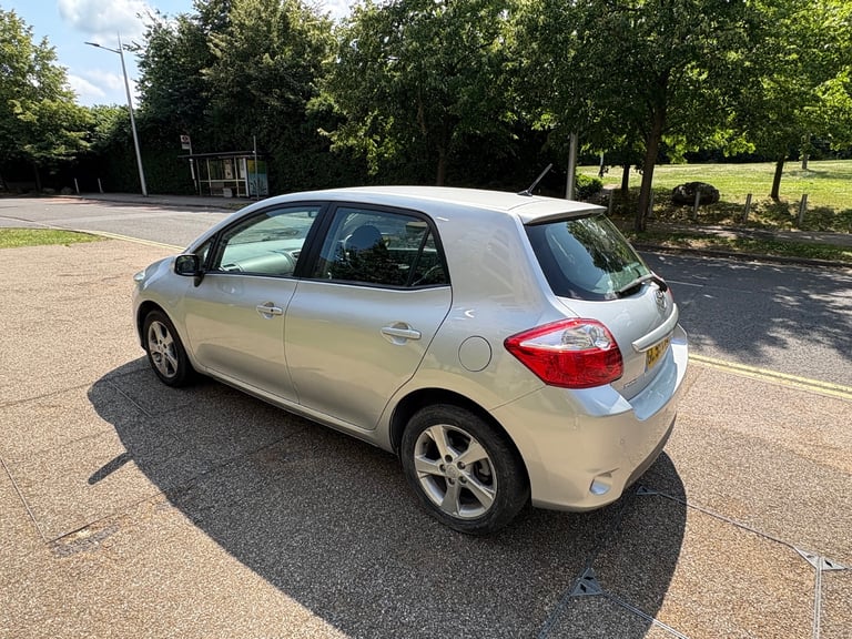 2010 facelift toyota Auris 1.6 automatic, drives perfect, excellent condition inside out,F.S.H 