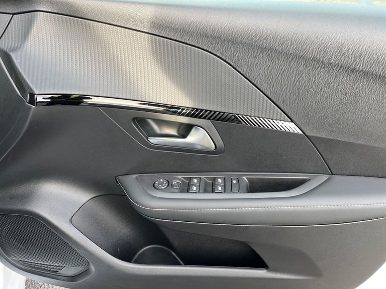  Peugeot E 208 50kwh Allure Hatchback 5dr Electric Auto 7.4kw Charger 136 Ps