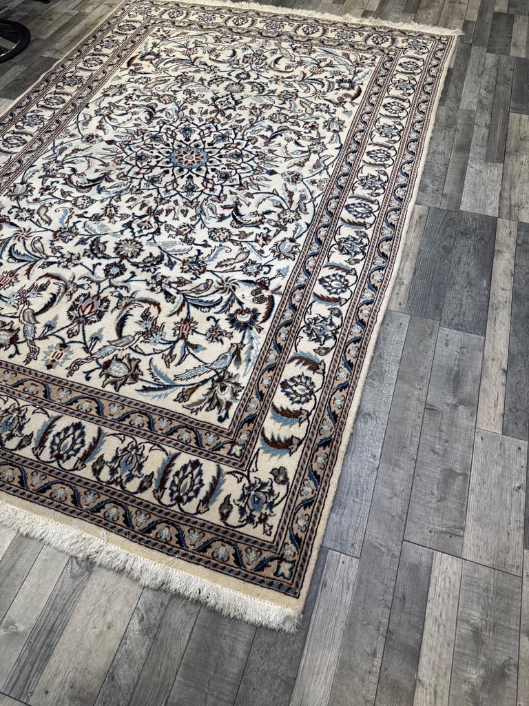 Very Rare and fine handmade Persian Naine rug 310 x 200 cm 