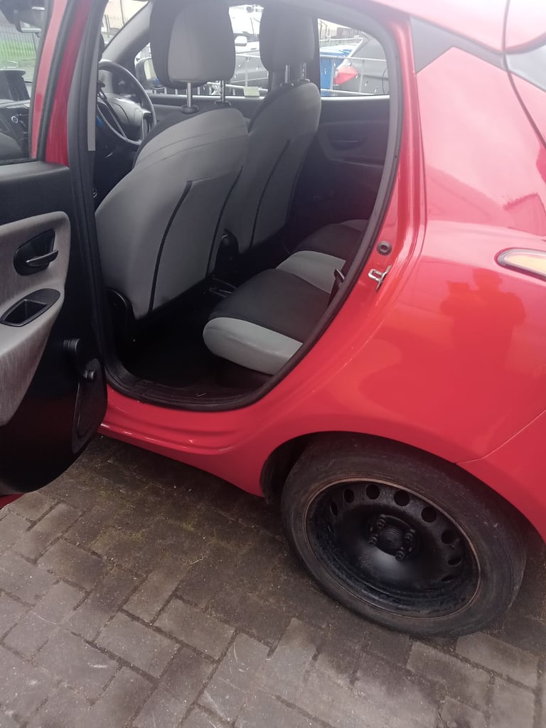 Chrysler, YPSILON, Hatchback, 2012, Manual, 1242 (cc), 5 doors
