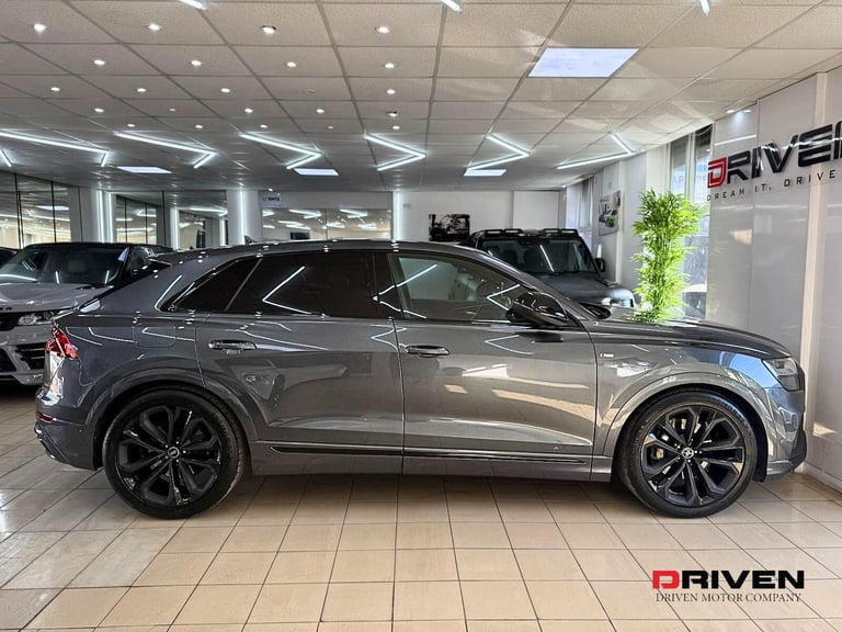 STUNNING ! 2021 AUDI Q8 S-LINE 50 BiTURBO BLACK EDITION 3.0 TDI + FREE DELIVERY!
