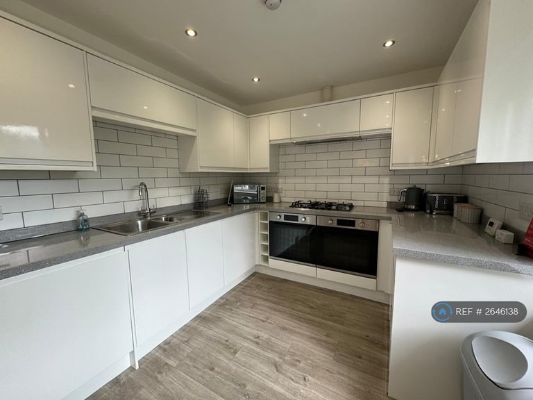 image for 6 bedroom house in Florida Drive, Exeter, EX4 (6 bed) (#2646138)
