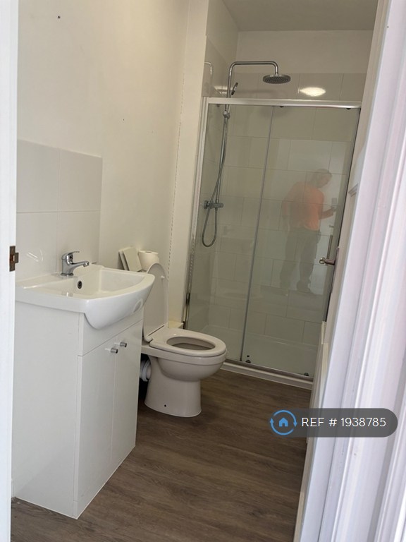 3 bedroom house in Harold Avenue, Westgate-On-Sea, CT8 (3 bed) (#1938785)
