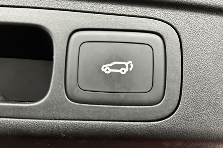 2024 MG MG HS 106290 Hatchback Petrol Manual