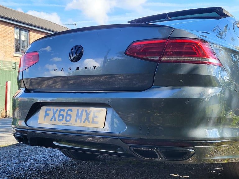 2016 Volkswagen Passat 2.0 TDI BlueMotion Tech R-Line Saloon 4dr Diesel Manual