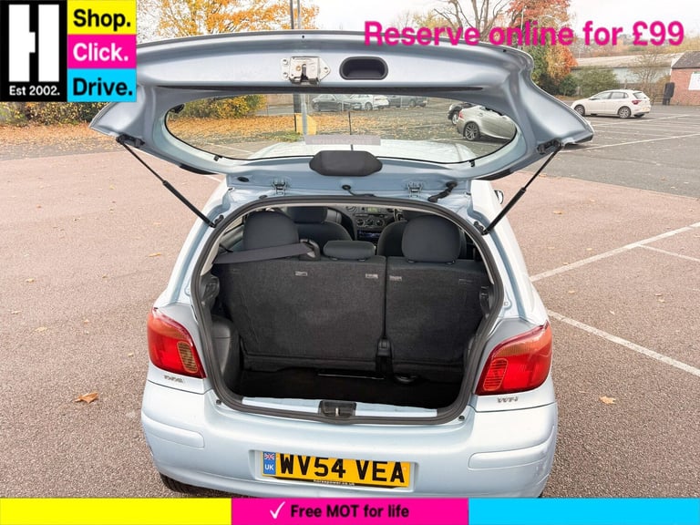 Toyota Yaris 1.3 VVT-i Blue Hatchback 5dr Petrol Manual (133 g/km, 85 bhp) Petrol Manual - Image 13