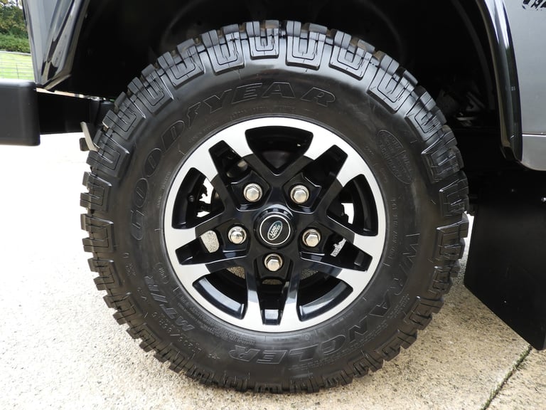 2016/16 LAND ROVER DEFENDER 90 2-2TDCI LIMITED EDITION ADVENTURE S/W IMMACULATE