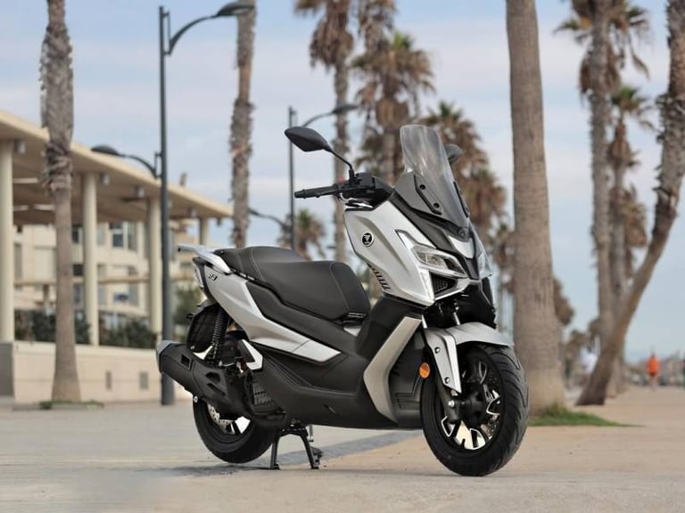 Voge SR1 Prestigious 125cc Scooter