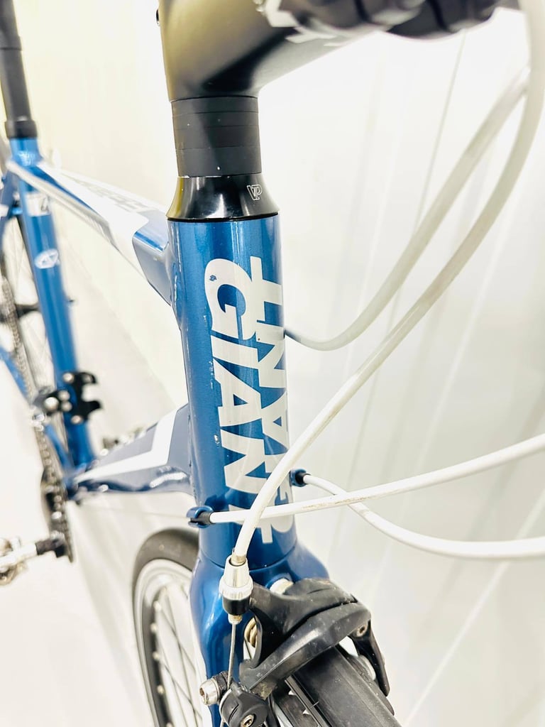 GIANT DEFY Size/M Super LW 20 Speed STI Gears Road Bike