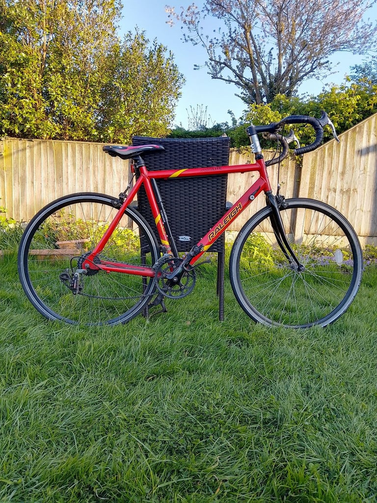 image for Raleigh Airlite Red Racing Bike. Needs New Ball Bearings.