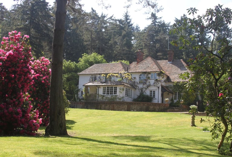 GORGEOUS SELF CONTAINED ANNEXE NEAR FARNHAM