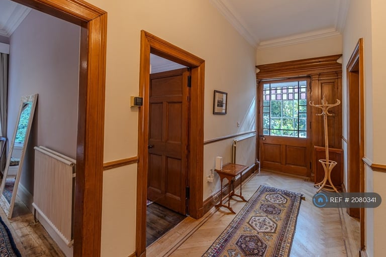 3 bedroom flat in Nile Grove, Edinburgh, EH10 (3 bed) (#2080341)
