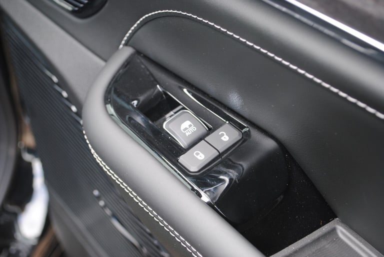 2023 Jeep Grand Cherokee 2.0 Turbo 4xe PHEV Overland 5dr Auto Station Wagon Petrol Parallel PHEV ...