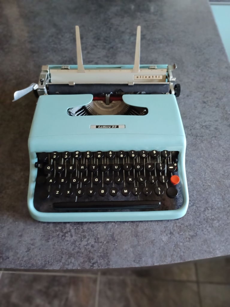Olivetti Lettera 22 Portable Typewriter