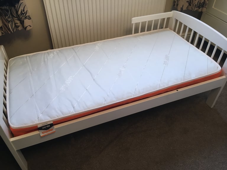 image for For Sale ! Toddler Bed + Mattress 