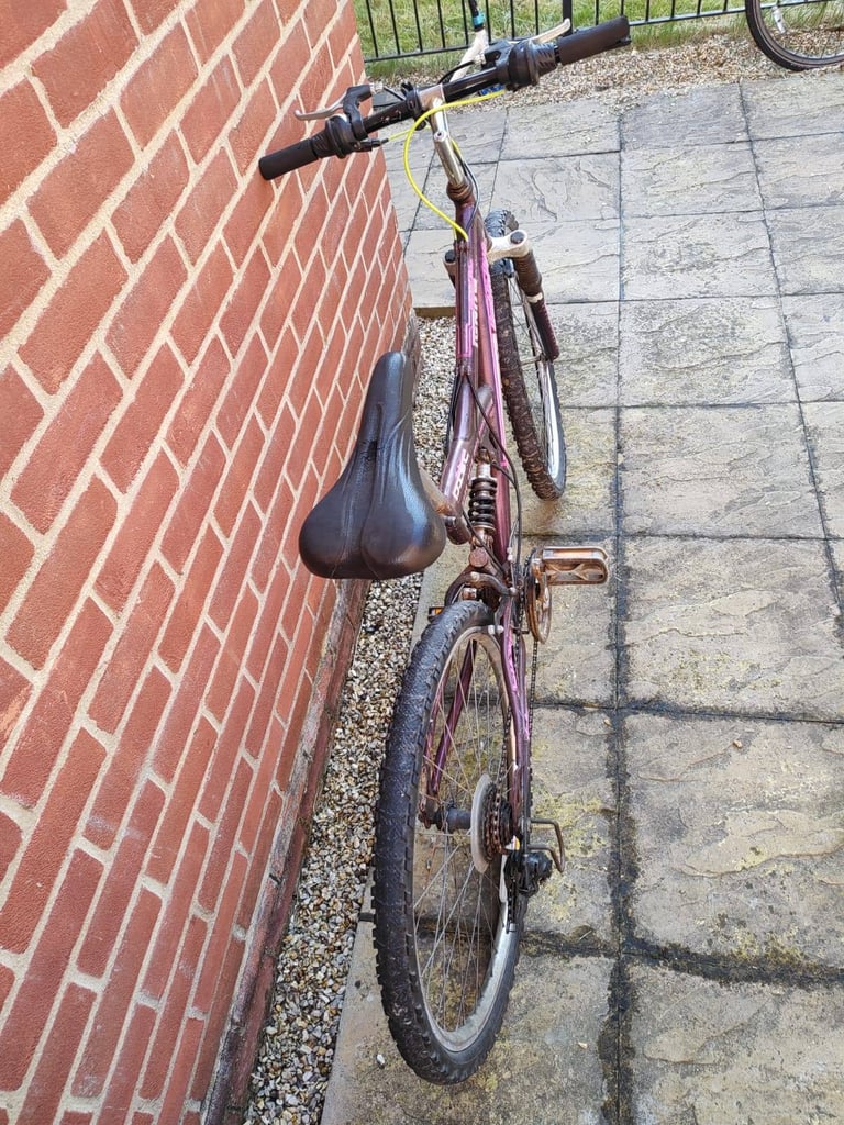 Apollo Outrage Full Suspension Mountain Bike – 18-Speed