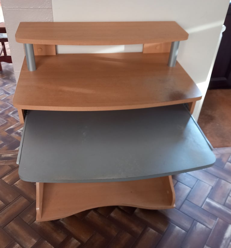 WORKSTATION OFFICE DESK 