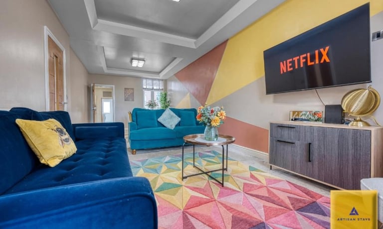 Spacious 4 bedroom 3 bathroom in Coventry - sleeps 10 