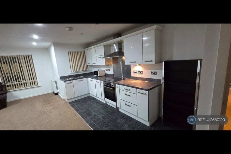 2 bedroom flat in The Citadel, Manchester, M4 (2 bed) (#2650120)