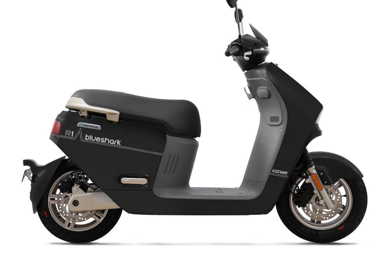 Keeway Blueshark Lite 45 - £500 off I Road Legal Electric Scooter