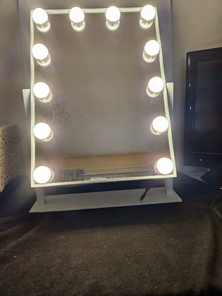 Hollywood Electric Vanity Mirror 
