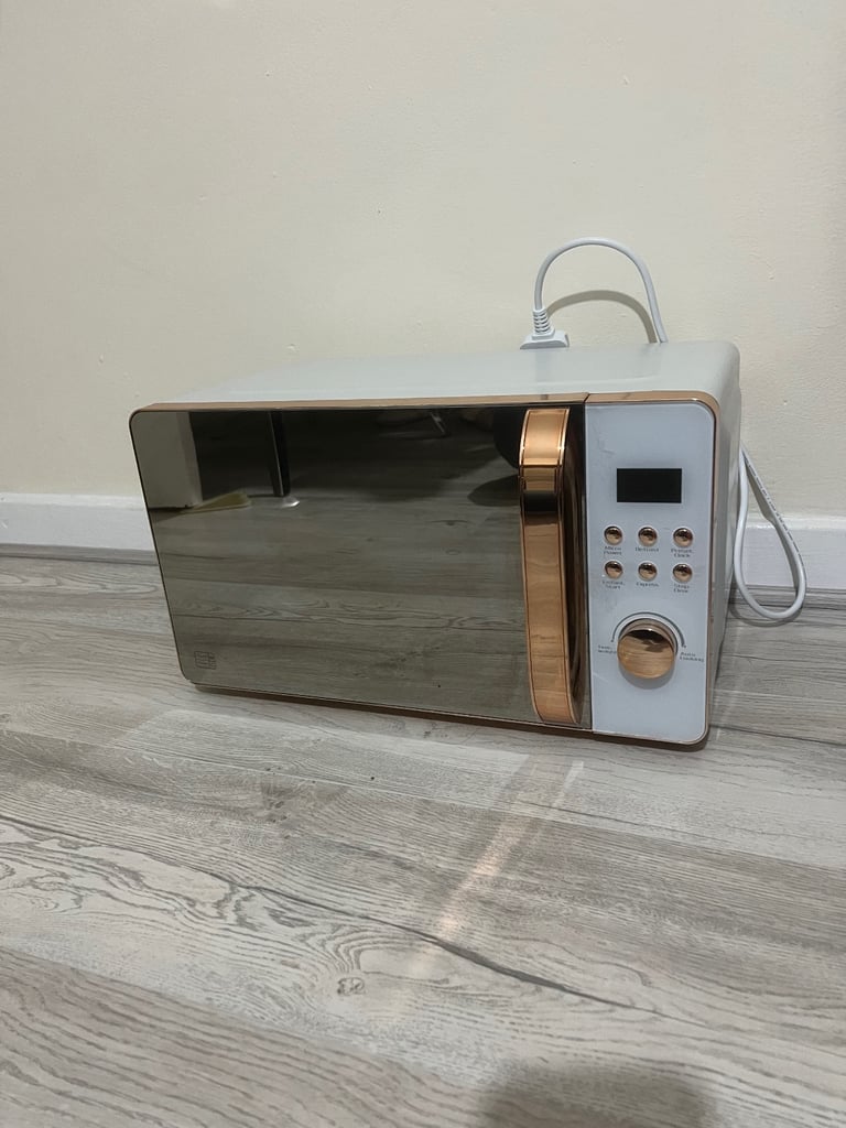 image for White microwave 