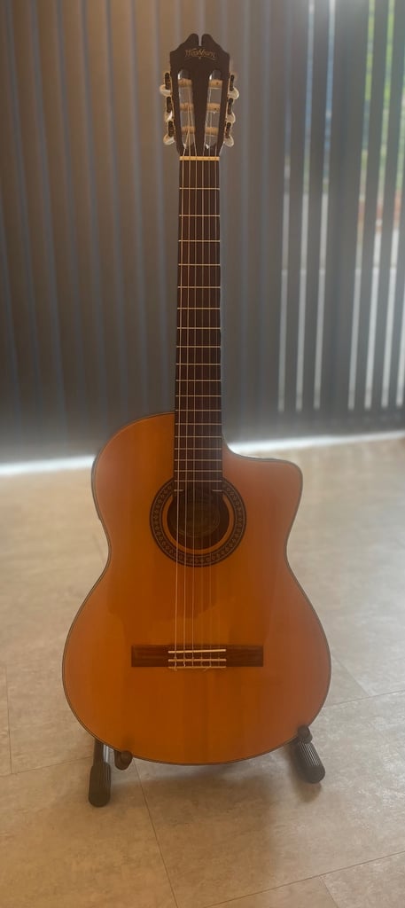 Washburn C104 SCE classical electric acoustic guitar