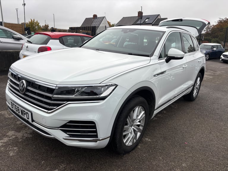 Volkswagen Touareg 19inc alloys wheels 